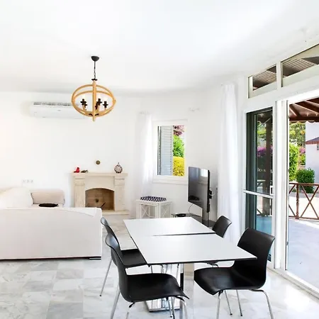 Hotel Luxury In Tuerkbuekue Turkey Close To Maca Kizi *